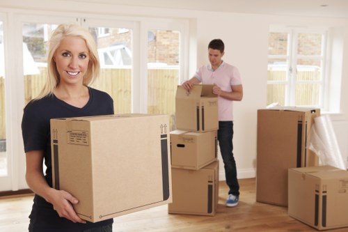 Unpacking support for a family settling into a new home